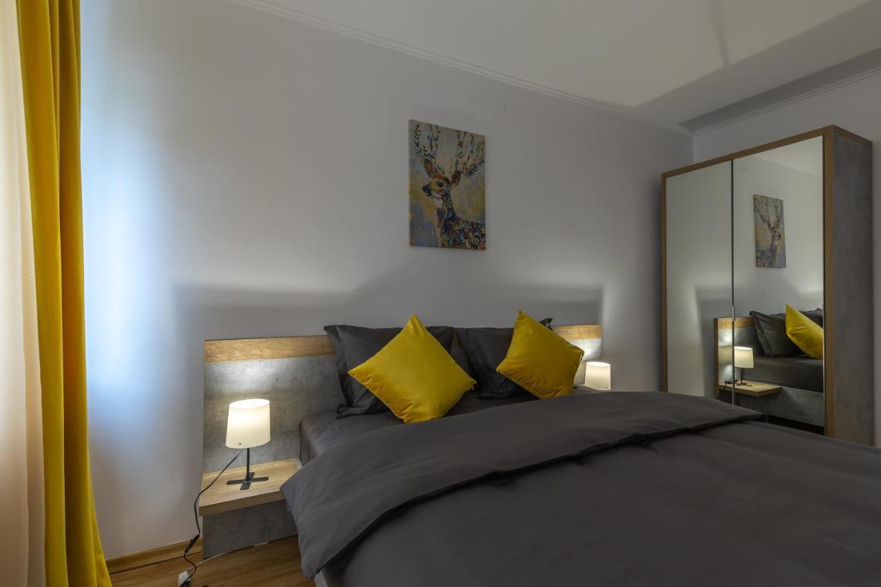 Luxury 2 Bedroom Holiday Apartment Piteşti Eksteriør billede