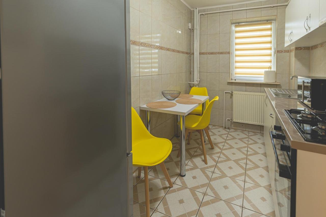 Luxury 2 Bedroom Holiday Apartment Piteşti Eksteriør billede