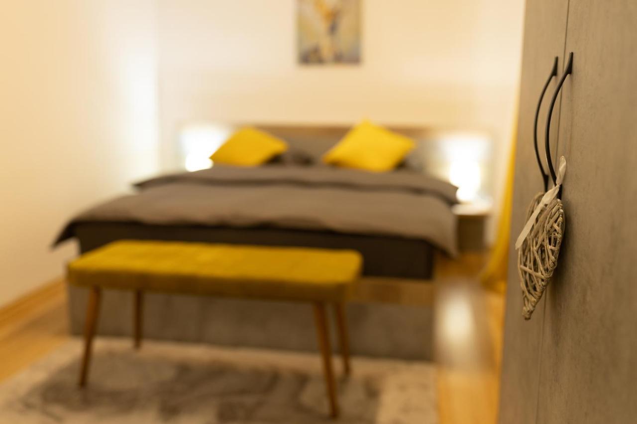 Luxury 2 Bedroom Holiday Apartment Piteşti Eksteriør billede