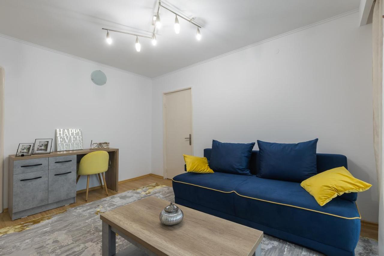Luxury 2 Bedroom Holiday Apartment Piteşti Eksteriør billede