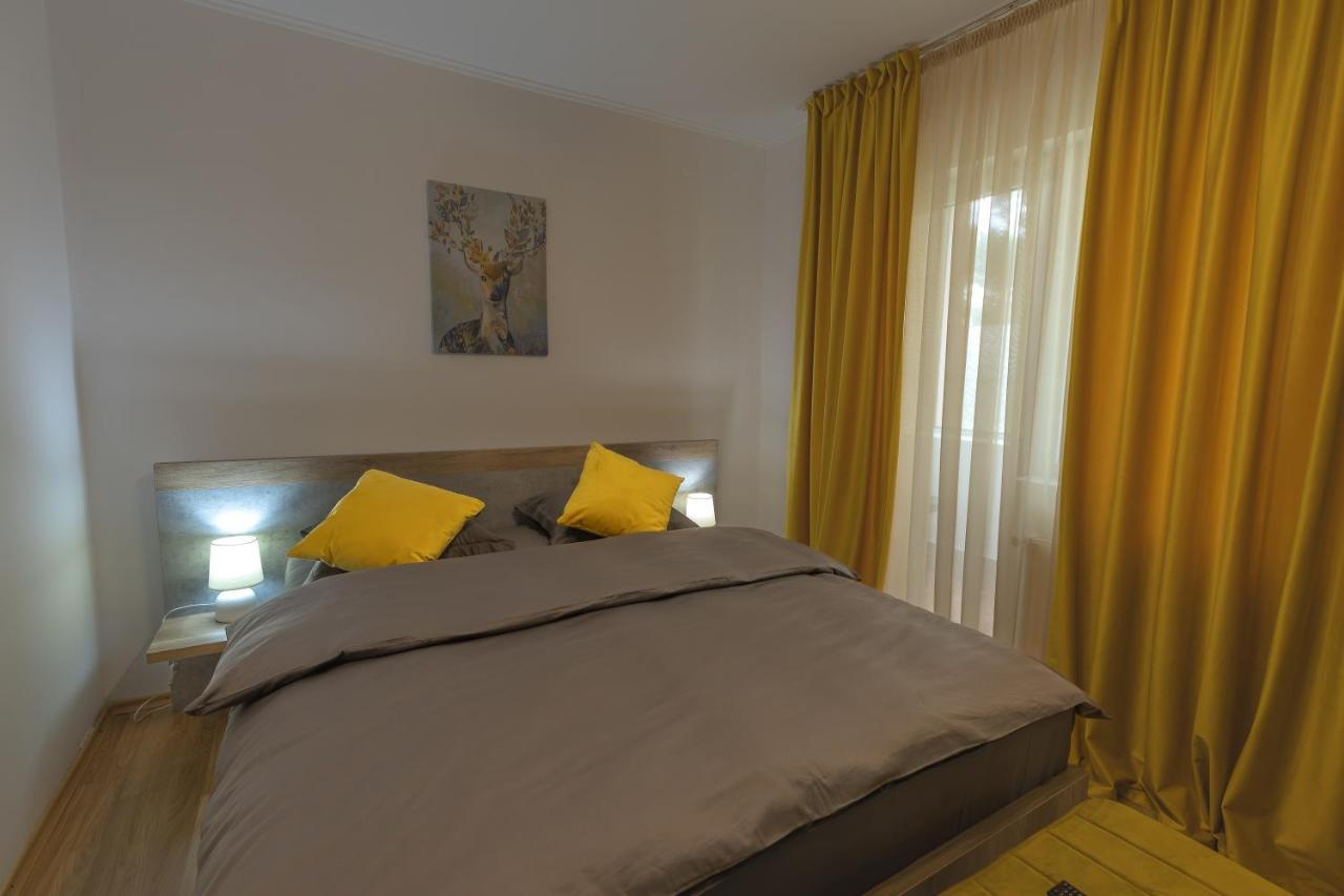 Luxury 2 Bedroom Holiday Apartment Piteşti Eksteriør billede
