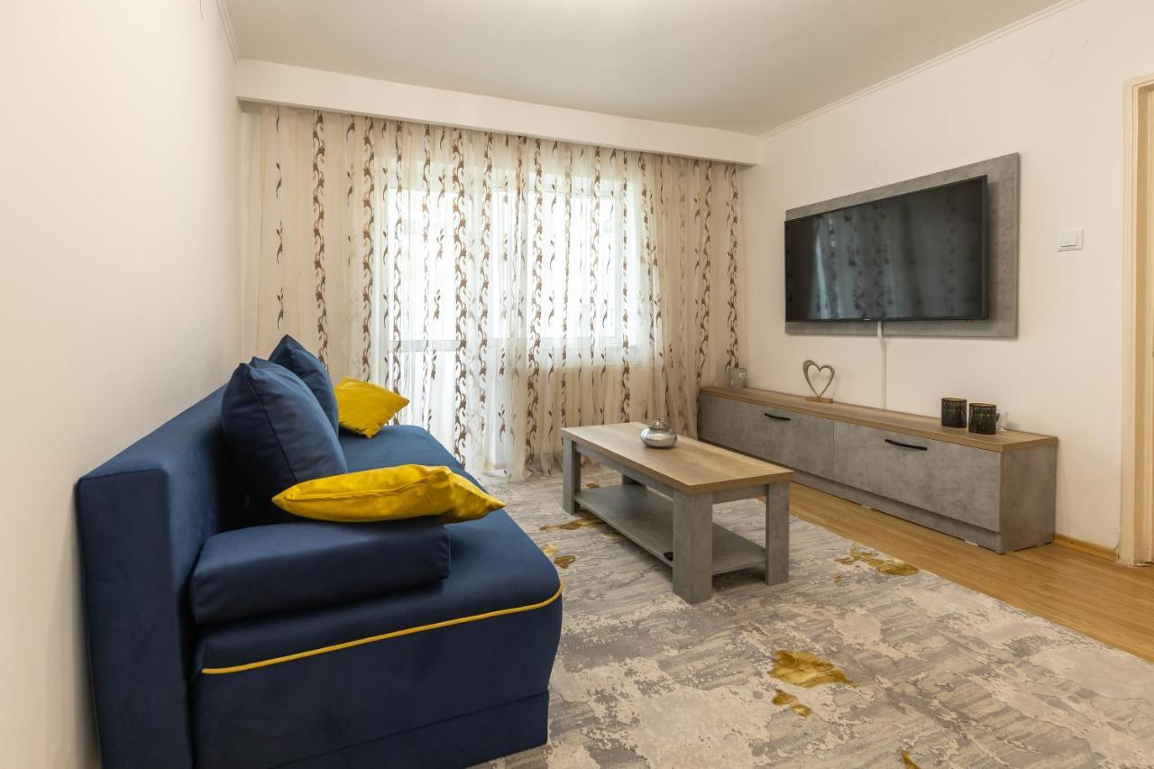 Luxury 2 Bedroom Holiday Apartment Piteşti Eksteriør billede