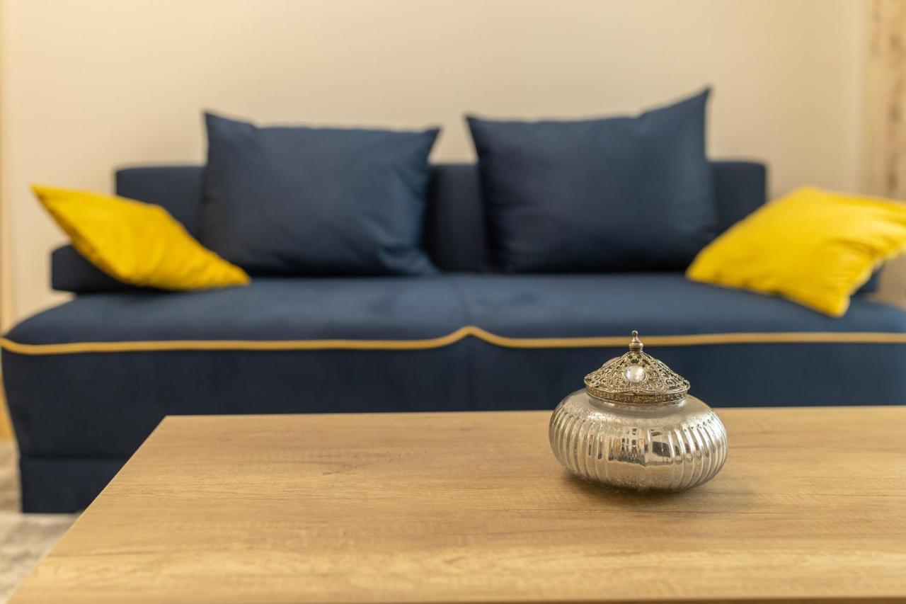 Luxury 2 Bedroom Holiday Apartment Piteşti Eksteriør billede
